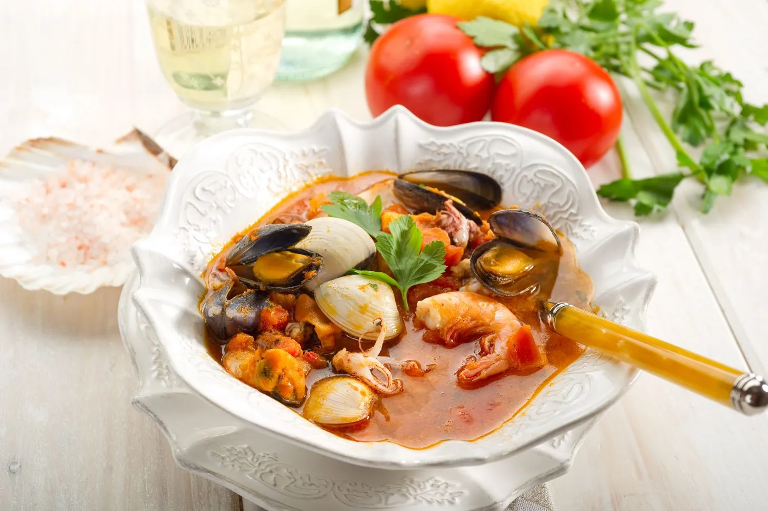 Traditionelles Restaurant am Meer mit regionalem Fisch und Meeresfrüchten